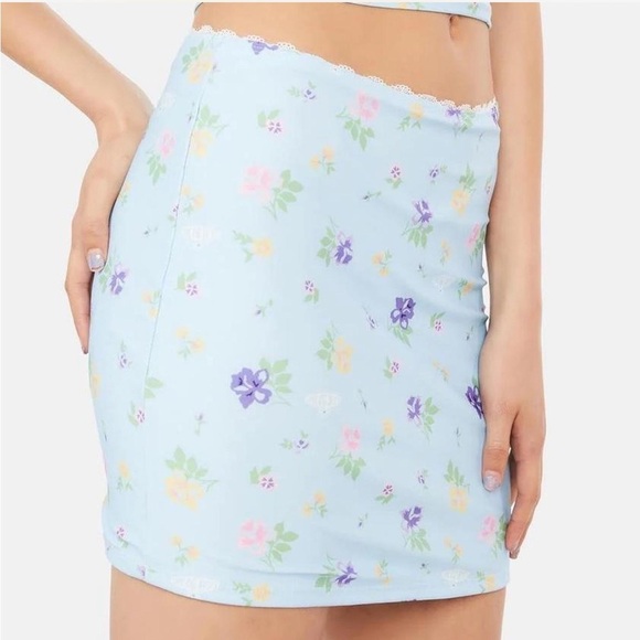 O-Mighty Flower Power Baby Blue Floral Mini Skirt Size Medium - Picture 3 of 11